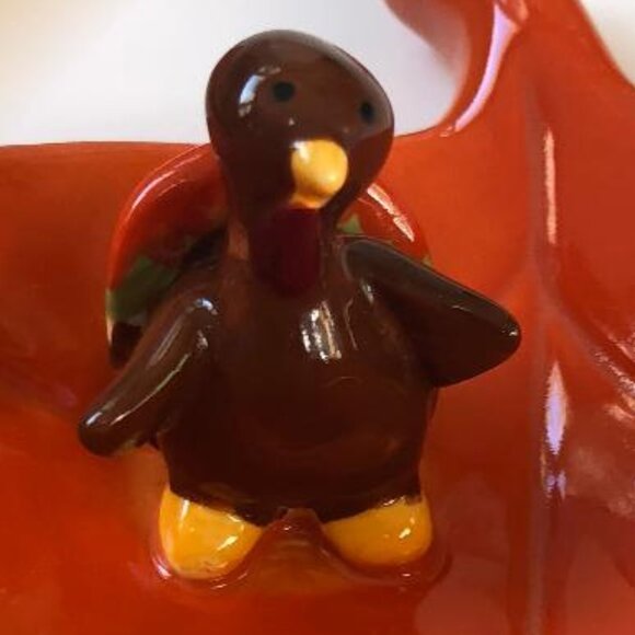 Russ, Adorable, Ceramic, Orange Leaf Trinket Dish with Small Turkey, appx 6"x7" - Picture 5 of 10